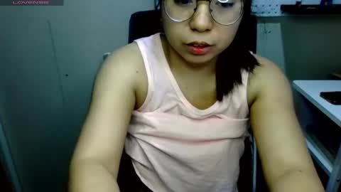 Snapshot of introvertshytype_2011 chatting on 01-13-25, 12:41 Introvertshytype 2011 online show from 01-13-25, 12:41