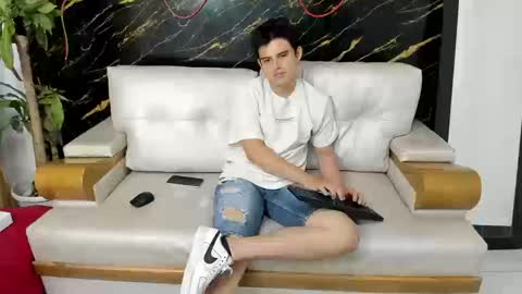 invincible200 online show from 09-10-25, 02:39