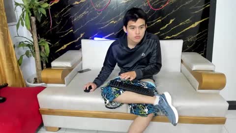 invincible200 online show from 09-11-25, 01:55