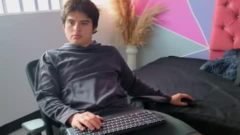 invincible200 online show from 11-17-25, 02:12