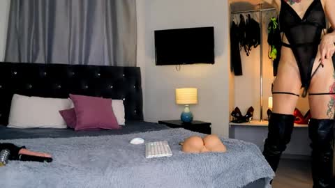Snapshot of inviting_tina chatting on 05-02-26, 05:12 inviting_tina online show from 05-02-26, 05:12