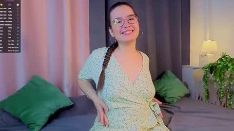 Mia online show from 09-09-25, 01:49