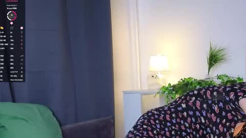 Mia online show from 09-11-25, 02:00