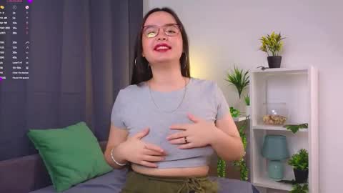 Mia online show from 09-24-25, 01:31