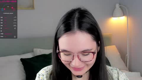 Mia online show from 10-21-25, 01:50