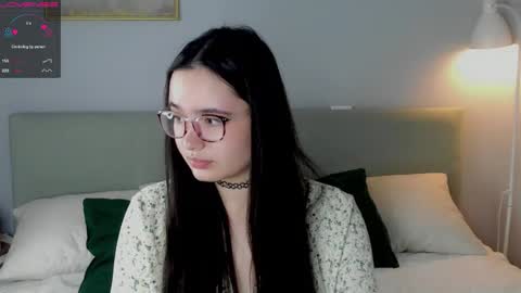 Mia online show from 10-24-25, 01:24