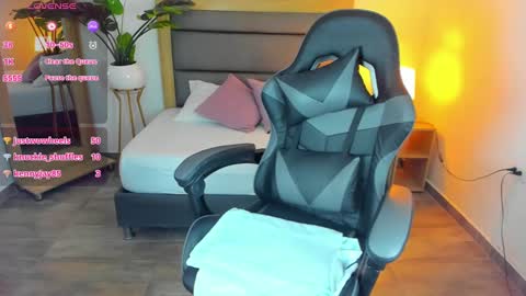 Snapshot of irantzu_hank chatting on 12-03-24, 03:22 Irantzu online show from 12-03-24, 03:22