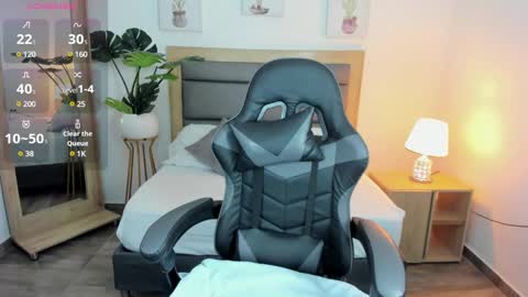 Snapshot of irantzu_hank chatting on 01-11-25, 12:18 Irantzu online show from 01-11-25, 12:18