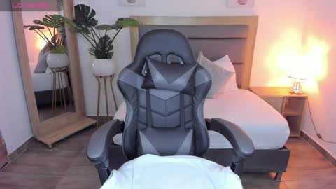 Snapshot of irantzu_hank chatting on 01-29-25, 12:24 Irantzu online show from 01-29-25, 12:24