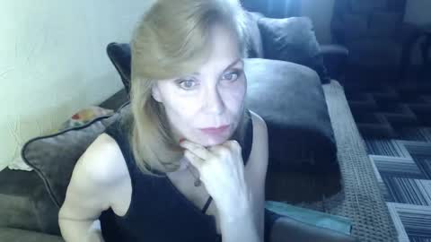 irenalegs online show from 04-28-26, 04:17