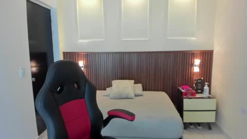 Snapshot of irina_palvin chatting on 11-10-25, 12:37 irina_palvin online show from 11-10-25, 12:37