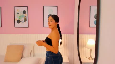 Snapshot of irina_smile chatting on 10-18-25, 01:23 IRINA online show from 10-18-25, 01:23