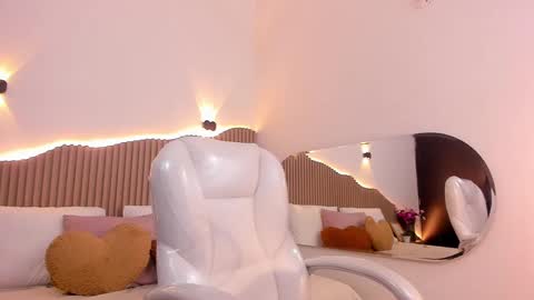 Snapshot of iris8_ chatting on 09-29-25, 11:48 iris8_ online show from 09-29-25, 11:48