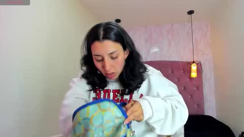 iris_77 online show from 11-05-25, 03:01