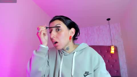 iris_77 online show from 11-18-25, 11:36