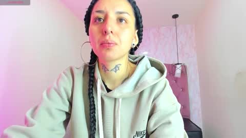 iris_77 online show from 11-28-25, 11:46