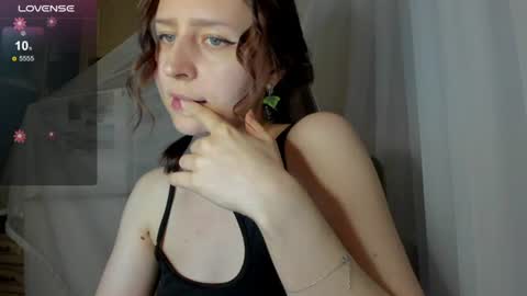 Snapshot of iris_crispy chatting on 06-18-26, 08:46 Iris online show from 06-18-26, 08:46