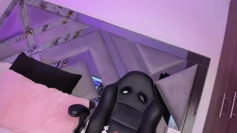 iris online show from 03-09-25, 01:56