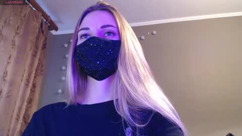 Lily online show from 09-08-25, 04:17