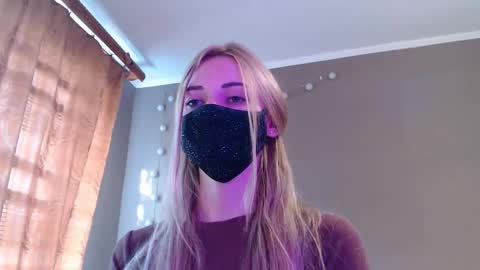 Lily online show from 09-20-25, 02:40