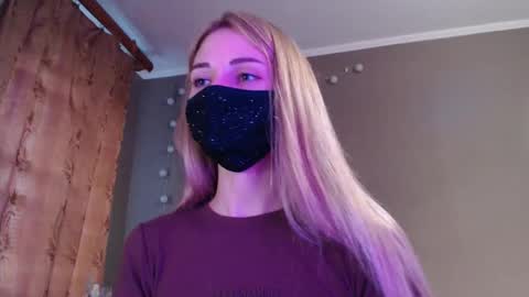 Lily online show from 09-23-25, 03:48