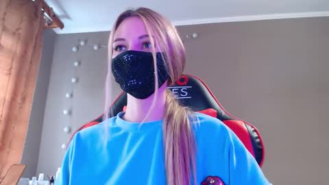 Lily online show from 10-19-25, 12:28