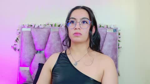 Iris online show from 04-22-26, 06:09