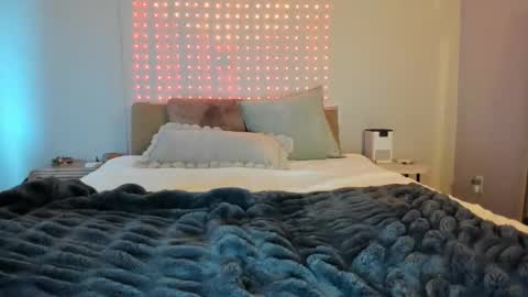 Snapshot of iris_roslin chatting on 04-14-26, 01:33 Iris 3 online show from 04-14-26, 01:33