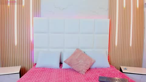 Iris online show from 10-28-25, 04:27