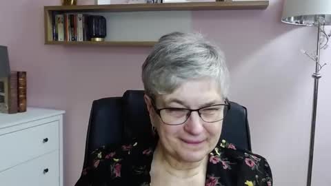 I R I S online show from 12-23-24, 10:32