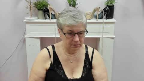 I R I S online show from 12-15-25, 07:12