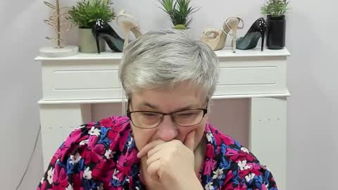 I R I S online show from 03-09-26, 07:01