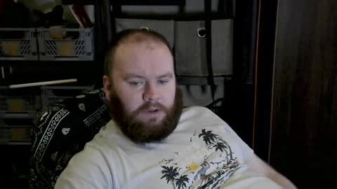 Snapshot of irishdaddy24 chatting on 12-04-24, 03:43 twitter theirishman205 online show from 12-04-24, 03:43