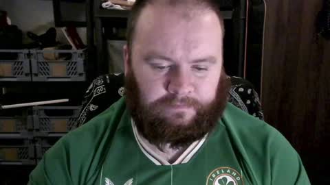 Snapshot of irishdaddy24 chatting on 12-05-24, 04:34 twitter theirishman205 online show from 12-05-24, 04:34