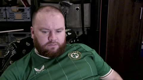 Snapshot of irishdaddy24 chatting on 12-06-24, 04:06 twitter theirishman205 online show from 12-06-24, 04:06