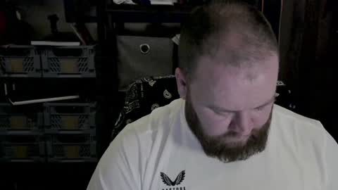 Snapshot of irishdaddy24 chatting on 12-14-24, 04:09 twitter theirishman205 online show from 12-14-24, 04:09