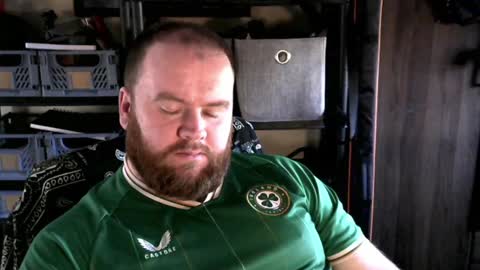 Snapshot of irishdaddy24 chatting on 12-20-24, 02:27 twitter theirishman205 online show from 12-20-24, 02:27