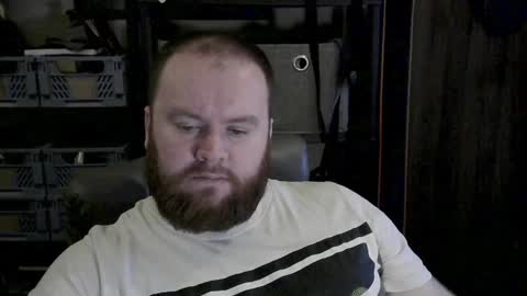 Snapshot of irishdaddy24 chatting on 12-24-24, 04:08 twitter theirishman205 online show from 12-24-24, 04:08