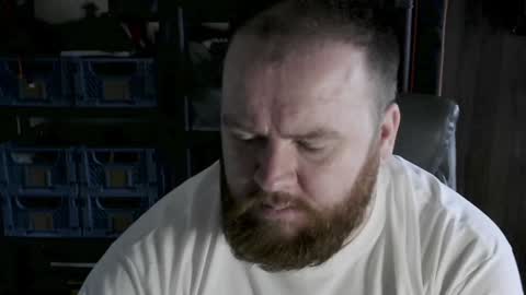 Snapshot of irishdaddy24 chatting on 12-26-24, 11:54 twitter theirishman205 online show from 12-26-24, 11:54