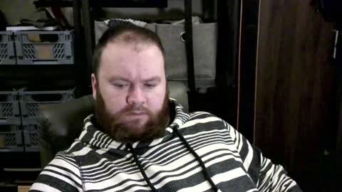 Snapshot of irishdaddy24 chatting on 01-04-25, 03:28 twitter theirishman205 online show from 01-04-25, 03:28