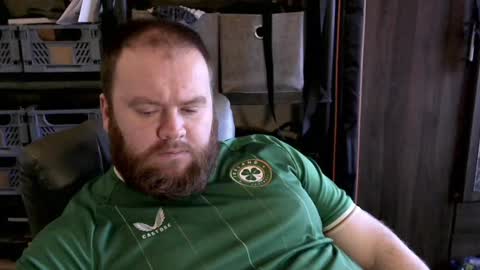 Snapshot of irishdaddy24 chatting on 01-07-25, 03:54 twitter theirishman205 online show from 01-07-25, 03:54