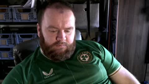 Snapshot of irishdaddy24 chatting on 01-09-25, 01:35 twitter theirishman205 online show from 01-09-25, 01:35