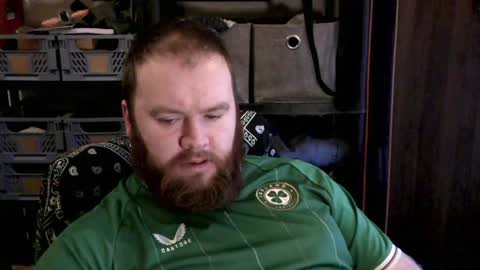 Snapshot of irishdaddy24 chatting on 01-24-25, 08:44 twitter theirishman205 online show from 01-24-25, 08:44