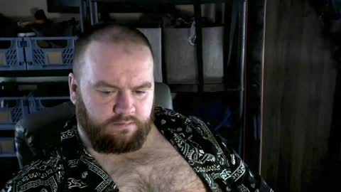 Snapshot of irishdaddy24 chatting on 02-03-25, 02:02 twitter theirishman205 online show from 02-03-25, 02:02