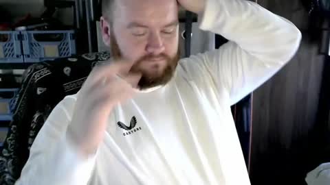 Snapshot of irishdaddy24 chatting on 02-14-25, 03:58 twitter theirishman205 online show from 02-14-25, 03:58