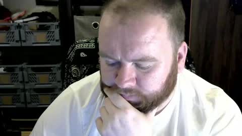 Snapshot of irishdaddy24 chatting on 02-15-25, 11:36 twitter theirishman205 online show from 02-15-25, 11:36