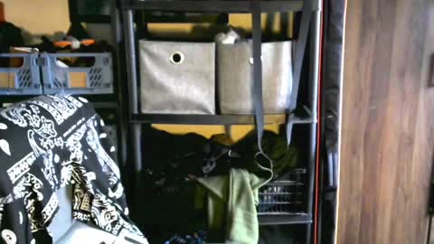 Snapshot of irishdaddy24 chatting on 03-02-25, 03:48 twitter theirishman205 online show from 03-02-25, 03:48