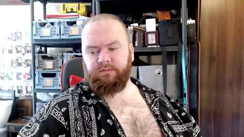 Snapshot of irishdaddy24 chatting on 09-22-25, 12:40 twitter theirishman205 online show from 09-22-25, 12:40