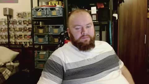 Snapshot of irishdaddy24 chatting on 09-24-25, 08:01 twitter theirishman205 online show from 09-24-25, 08:01