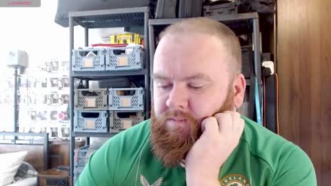 Snapshot of irishdaddy24 chatting on 09-28-25, 11:59 twitter theirishman205 online show from 09-28-25, 11:59